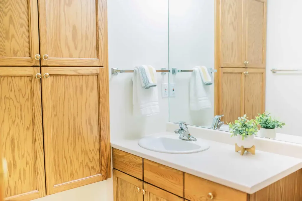 4814B 48 Street Stettler AB T4K1A5