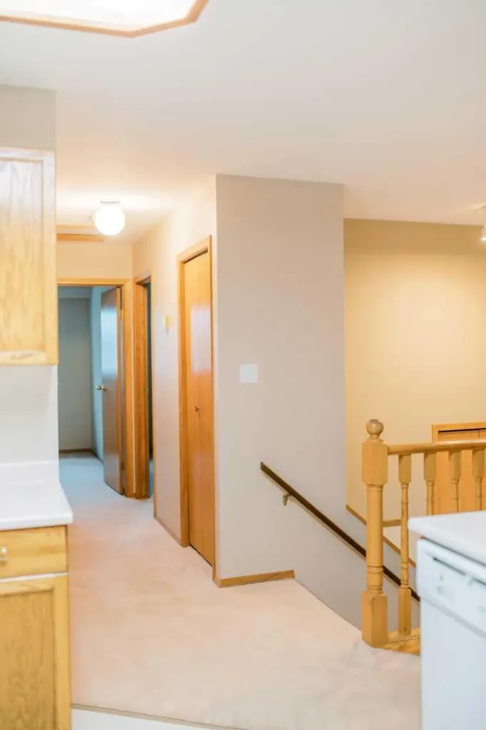 4814B 48 Street Stettler AB T4K1A5