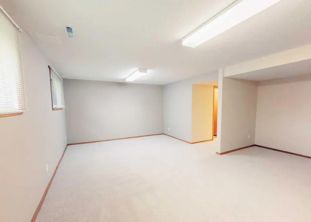 4814B 48 Street Stettler AB T4K1A5