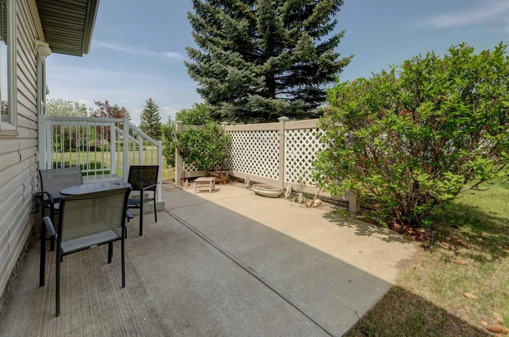 331 Triune Bay Rural Rocky View County AB T1X1G4