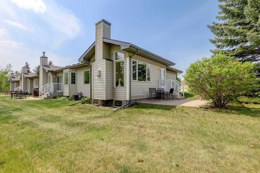 331 Triune Bay Rural Rocky View County AB T1X1G4