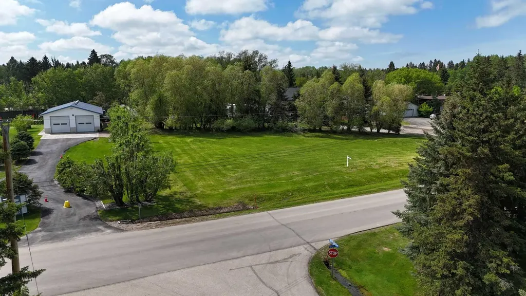 6 Rustic Road Norglenwold AB T4S1S5
