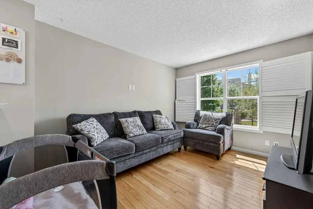 3031 New Brighton Gardens SE Calgary AB T2Z 4J4