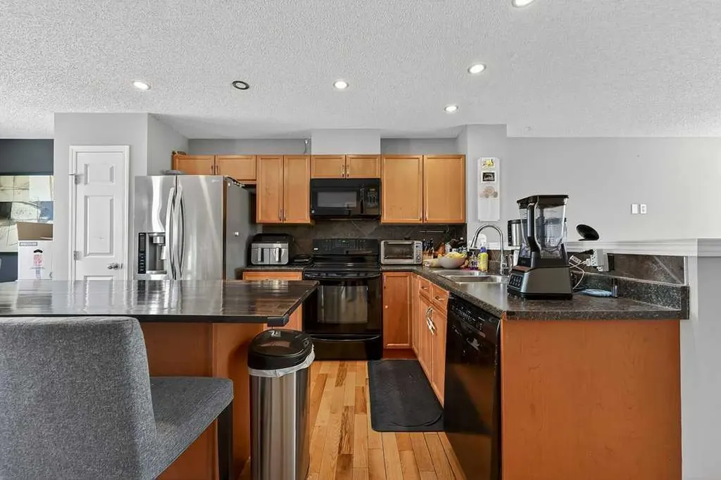 3031 New Brighton Gardens SE Calgary AB T2Z 4J4