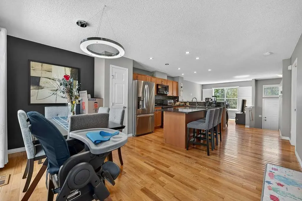 3031 New Brighton Gardens SE Calgary AB T2Z 4J4