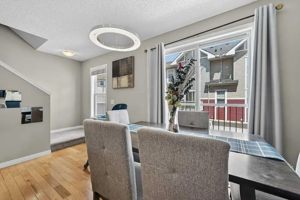 3031 New Brighton Gardens SE Calgary AB T2Z 4J4