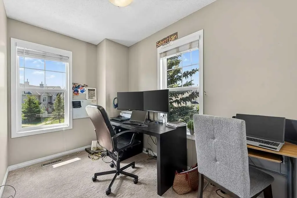 3031 New Brighton Gardens SE Calgary AB T2Z 4J4