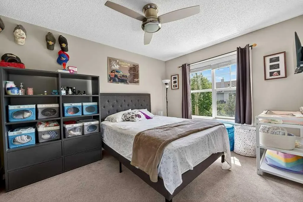 3031 New Brighton Gardens SE Calgary AB T2Z 4J4