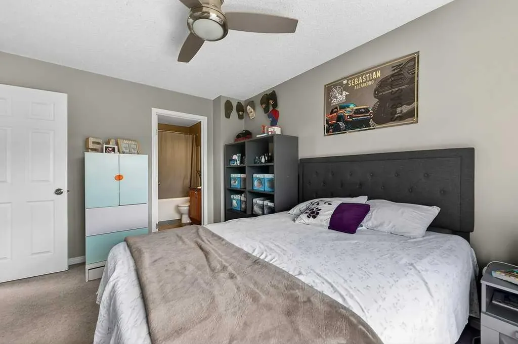 3031 New Brighton Gardens SE Calgary AB T2Z 4J4