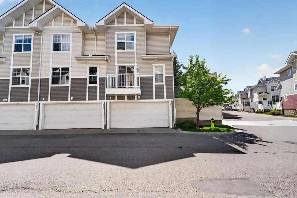 3031 New Brighton Gardens SE Calgary AB T2Z 4J4