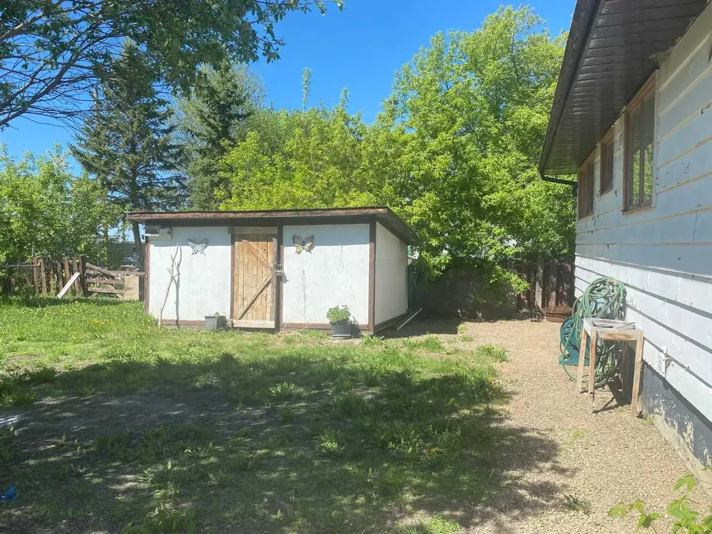 4910 51 Street Eaglesham AB T0H1H0