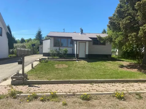 4910 51 Street Eaglesham AB T0H1H0