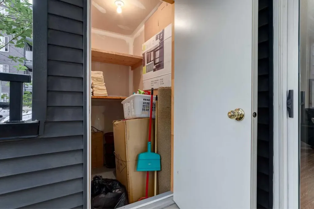 20 Sierra Morena Mews SW Calgary AB T3H 3K6