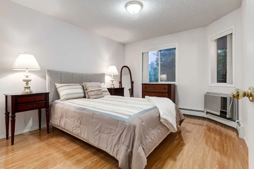 20 Sierra Morena Mews SW Calgary AB T3H 3K6