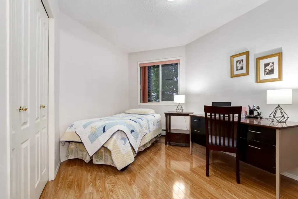 20 Sierra Morena Mews SW Calgary AB T3H 3K6