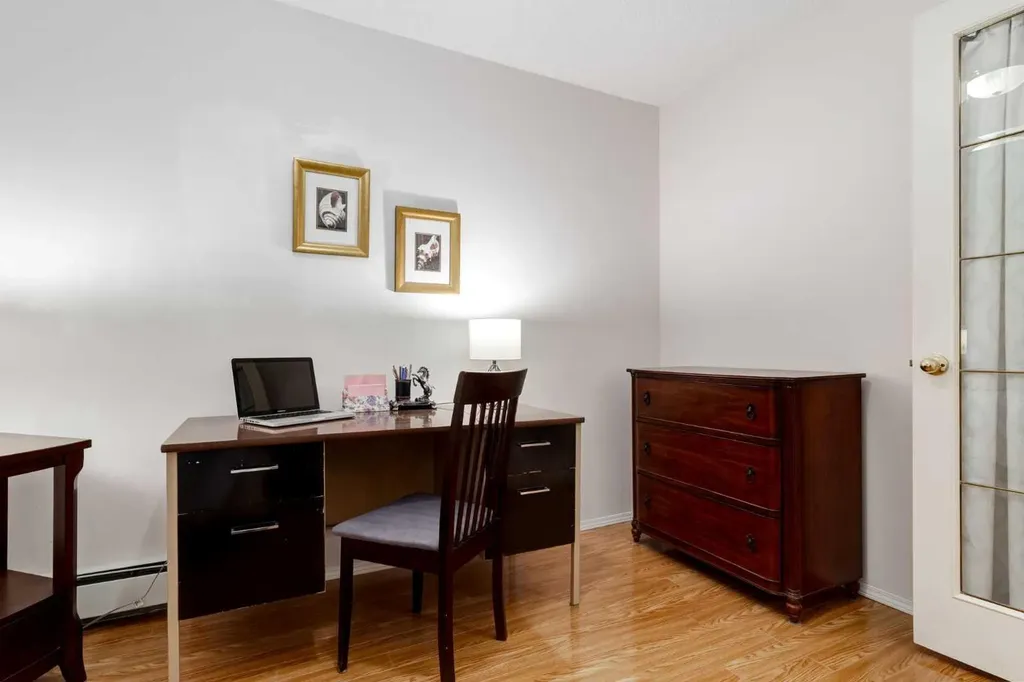 20 Sierra Morena Mews SW Calgary AB T3H 3K6