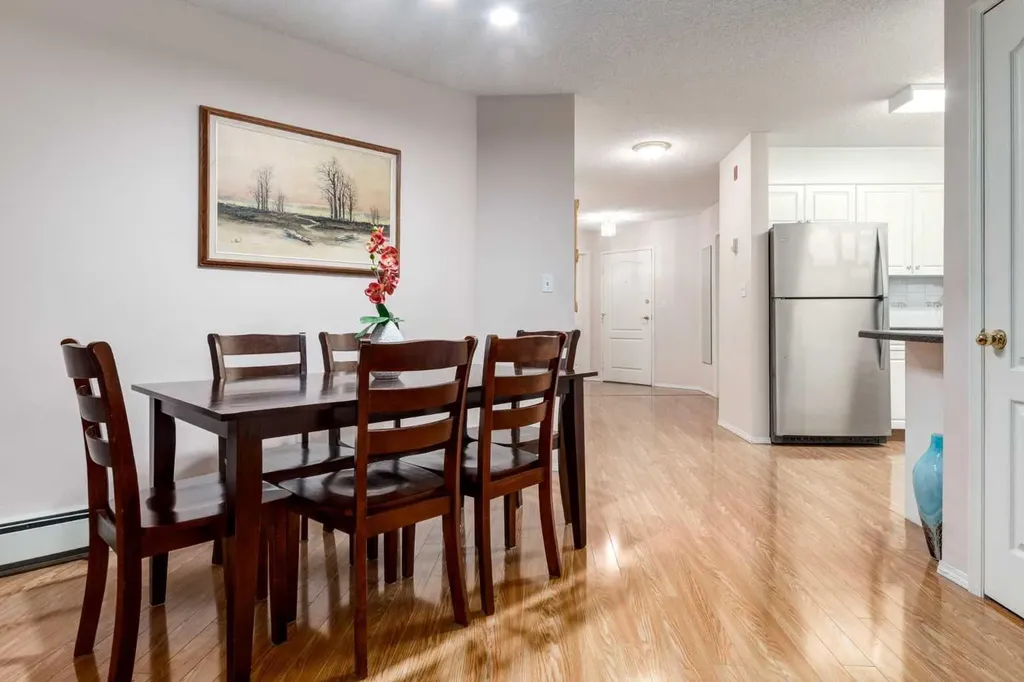 20 Sierra Morena Mews SW Calgary AB T3H 3K6