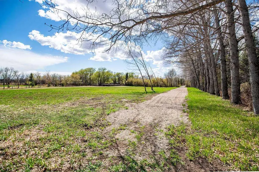 41 A 26553 Highway 11 Rural Red Deer County AB T4E 1A5