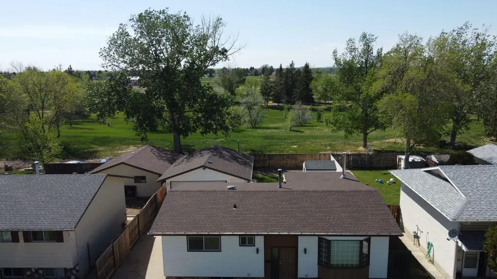 53 Collins Crescent SE Medicine Hat AB T1B 1T7