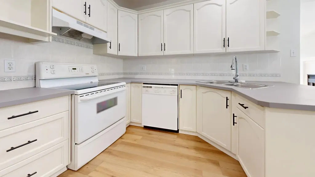 53 Collins Crescent SE Medicine Hat AB T1B 1T7