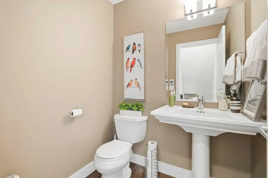 226 11 Avenue NW Calgary AB T2M0A2