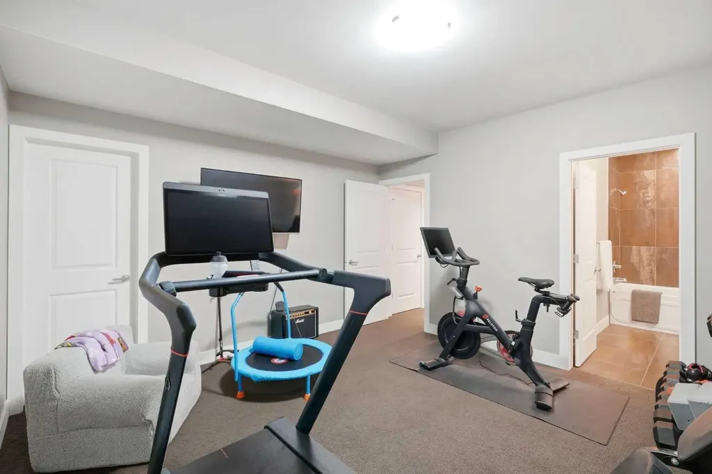 226 11 Avenue NW Calgary AB T2M0A2