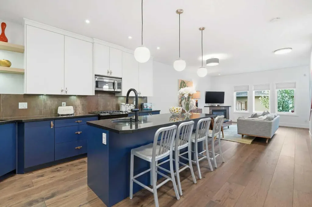 226 11 Avenue NW Calgary AB T2M0A2