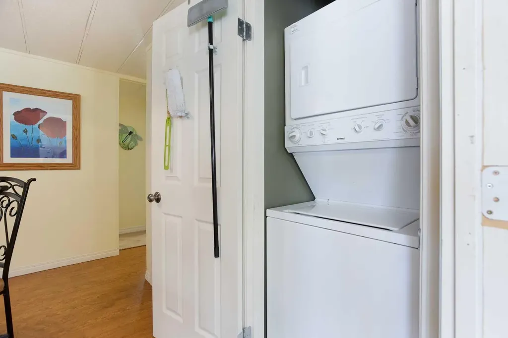 99 Arbour Lake Road NW Calgary AB T3G4E4