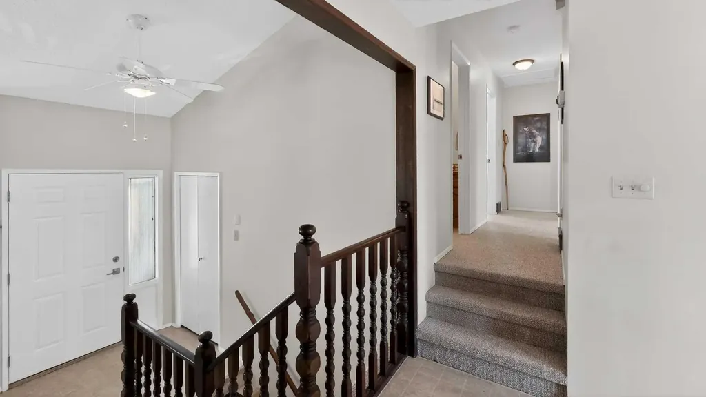 77 Iroquois Crescent W Lethbridge AB T1K5J3