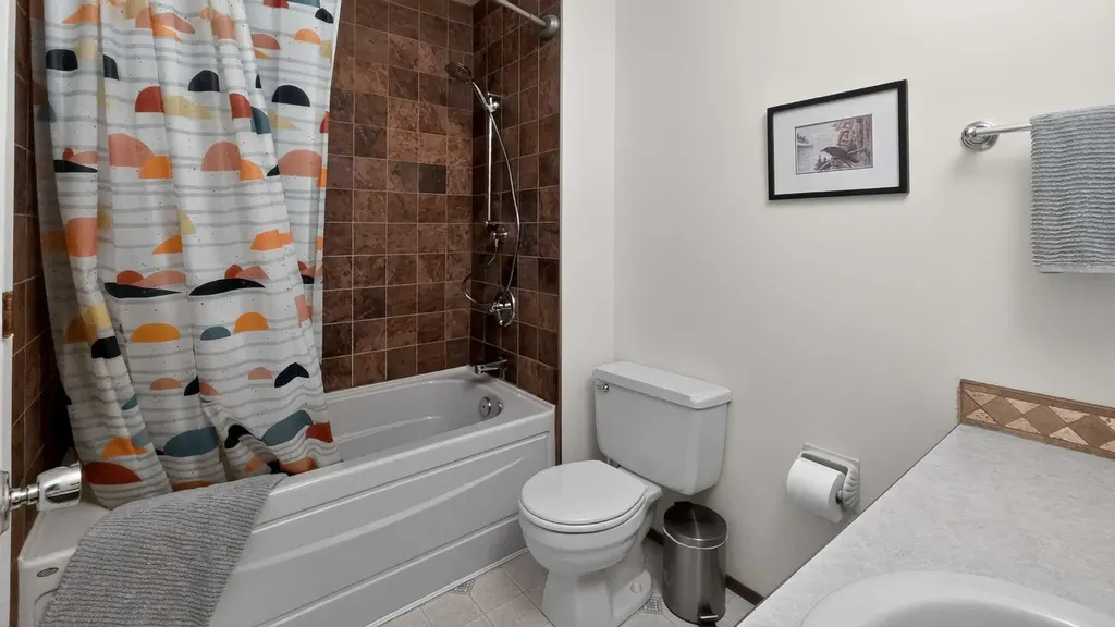 77 Iroquois Crescent W Lethbridge AB T1K5J3