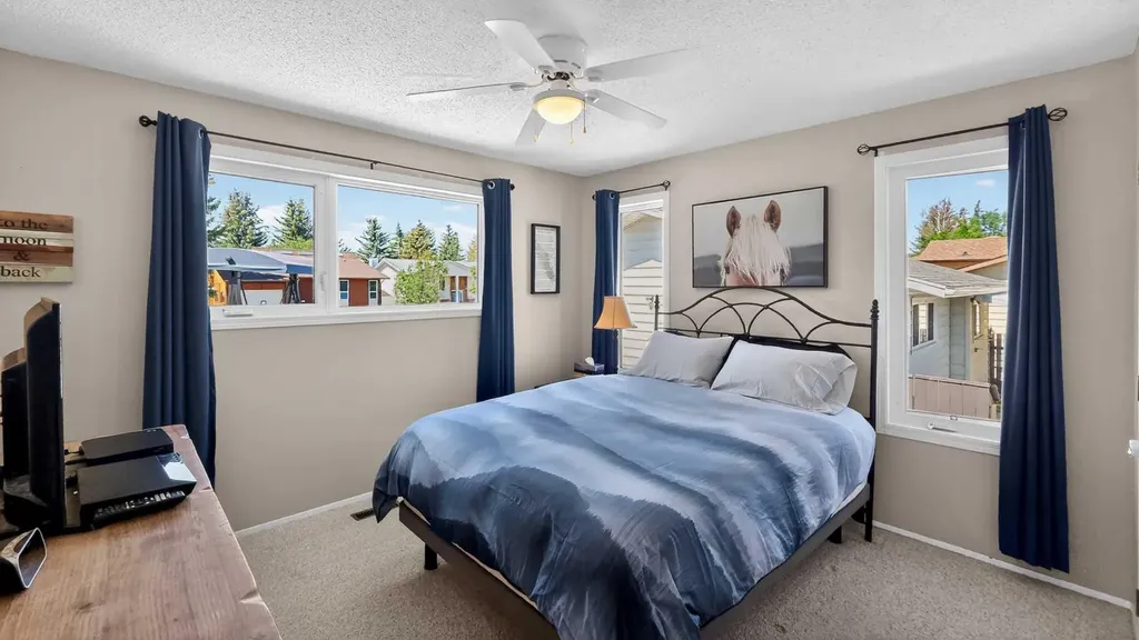 77 Iroquois Crescent W Lethbridge AB T1K5J3