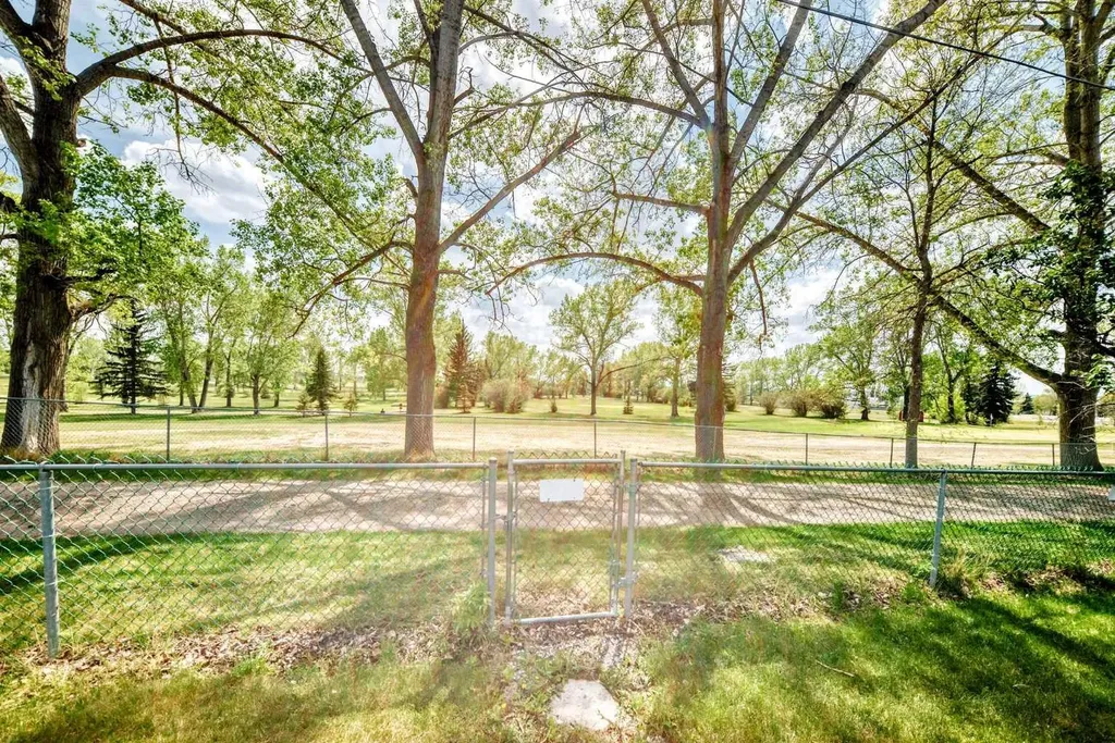 2121 Westview Crescent Bowden AB T0M 0K0