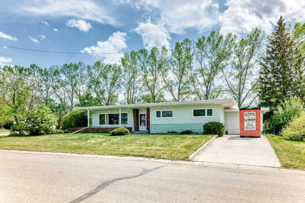 2121 Westview Crescent Bowden AB T0M 0K0
