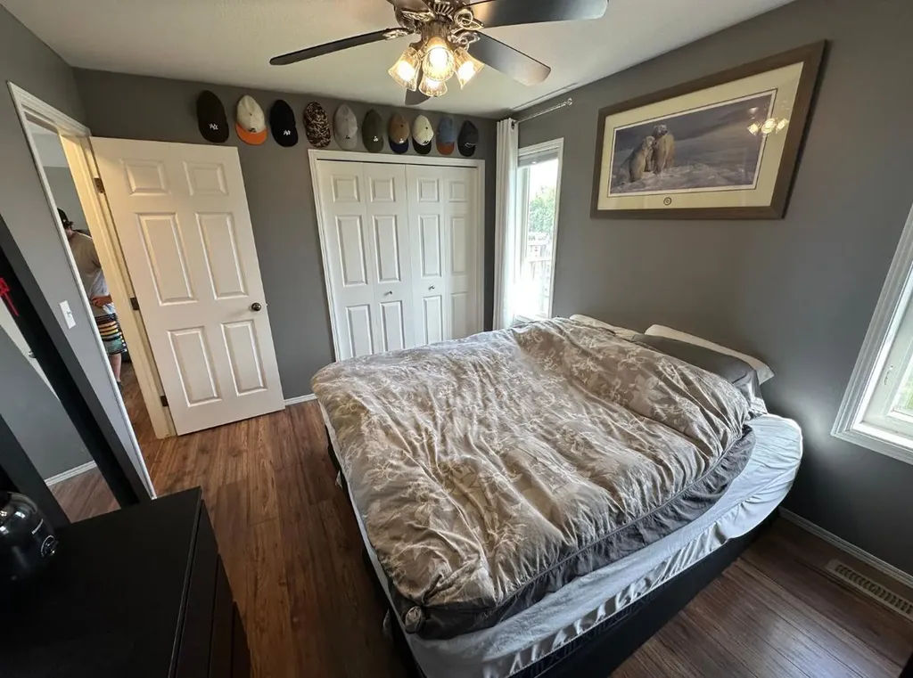 24 Elreg Street Penhold AB T0M 1R0