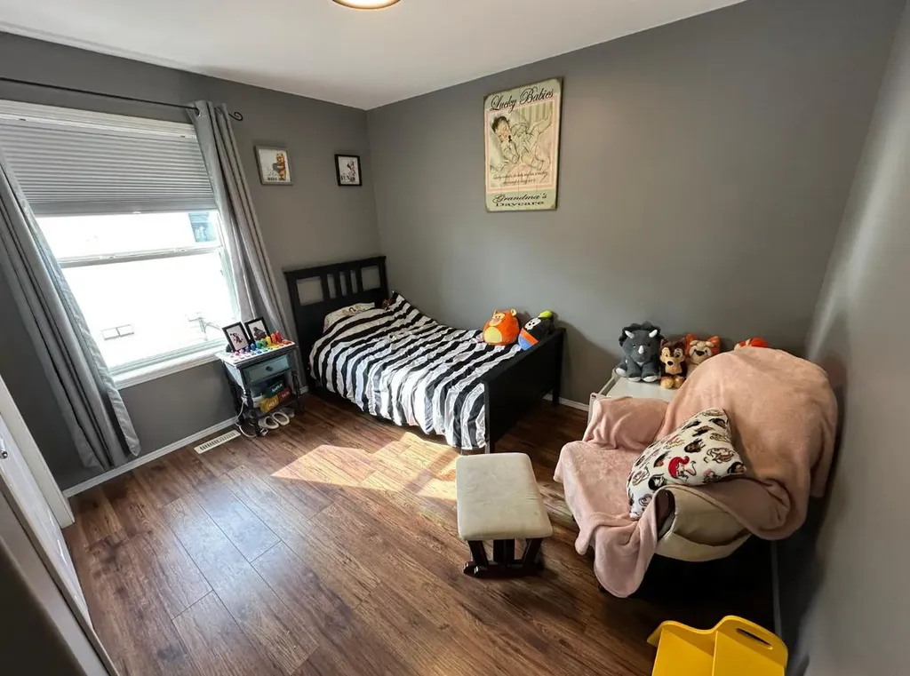 24 Elreg Street Penhold AB T0M 1R0