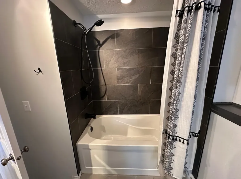 24 Elreg Street Penhold AB T0M 1R0