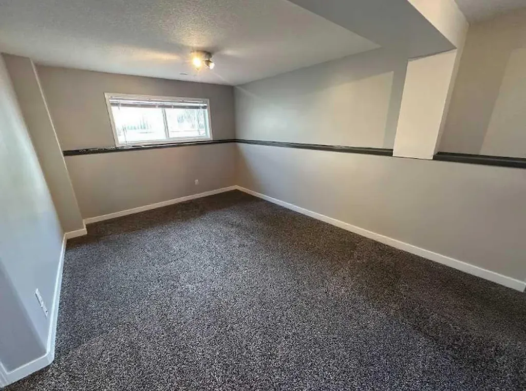 24 Elreg Street Penhold AB T0M 1R0