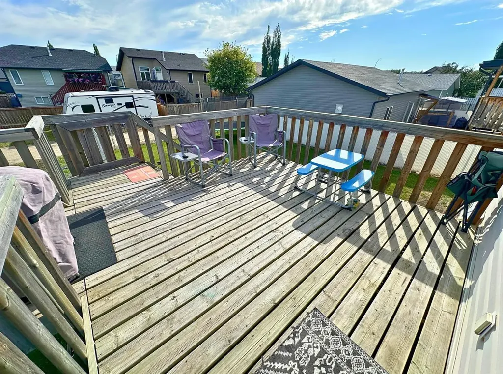 24 Elreg Street Penhold AB T0M 1R0