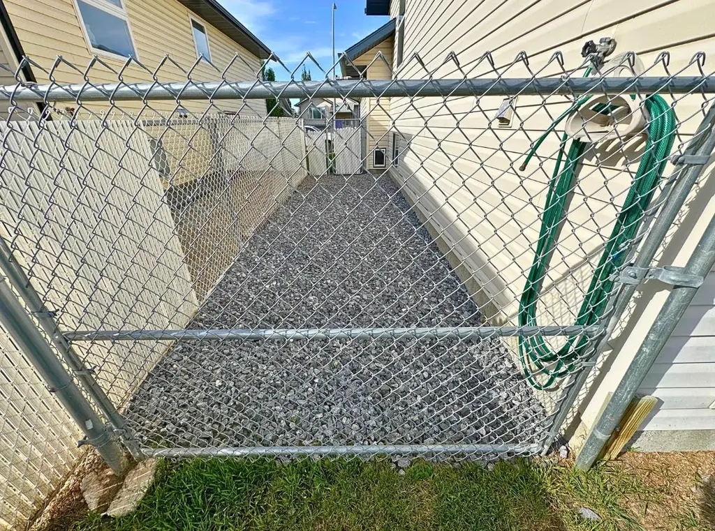 24 Elreg Street Penhold AB T0M 1R0