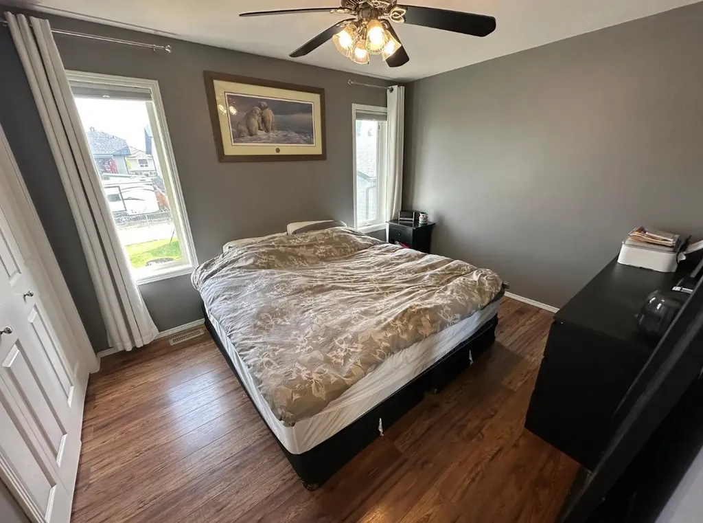 24 Elreg Street Penhold AB T0M 1R0