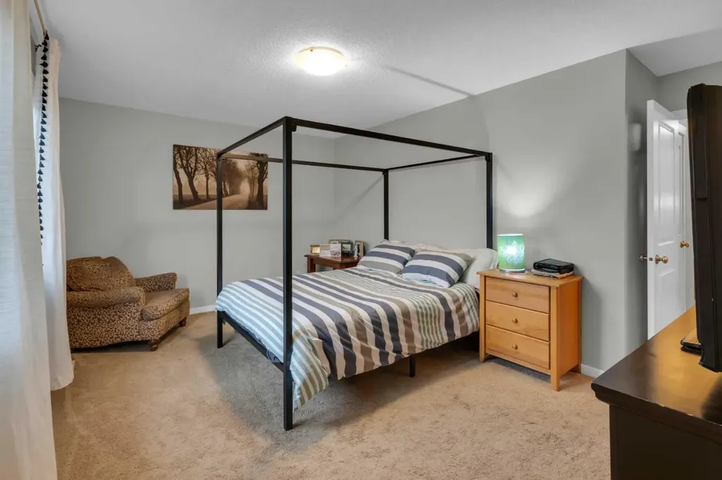 367 Fireside Place Cochrane AB T4C0R1