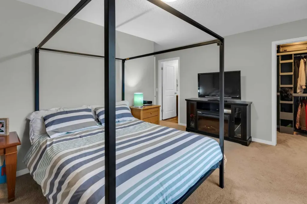 367 Fireside Place Cochrane AB T4C0R1