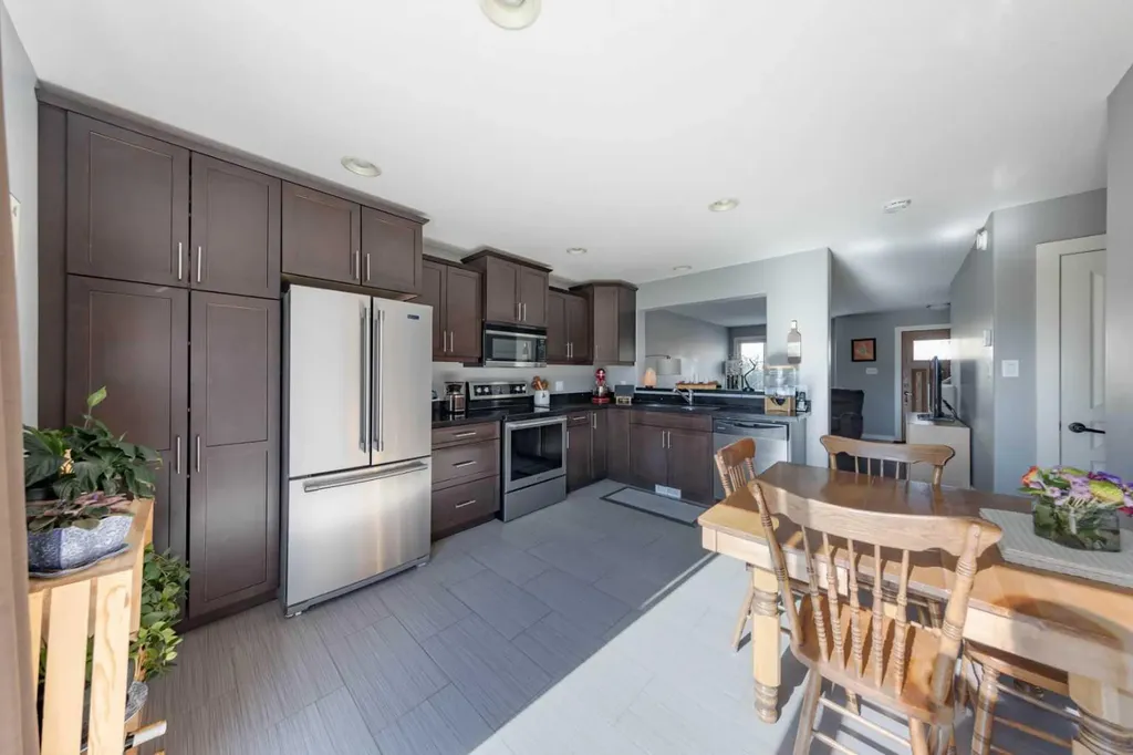 4260 41 Street Lloydminster SK S9V2J2