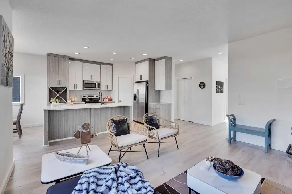 92 Prestwick Heath SE Calgary AB T2Z 4E4
