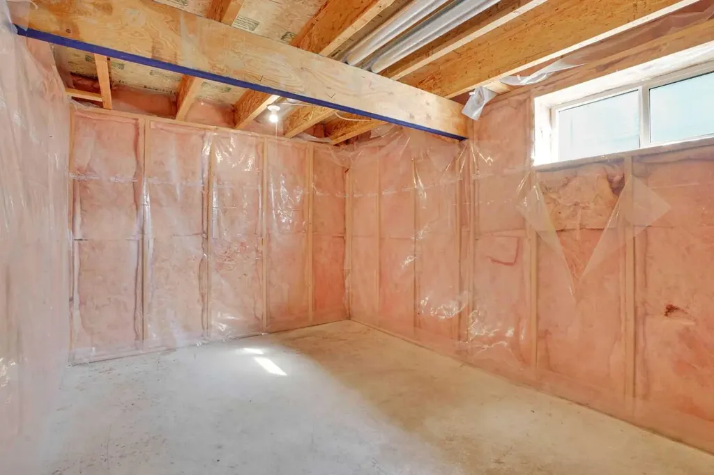 92 Prestwick Heath SE Calgary AB T2Z 4E4