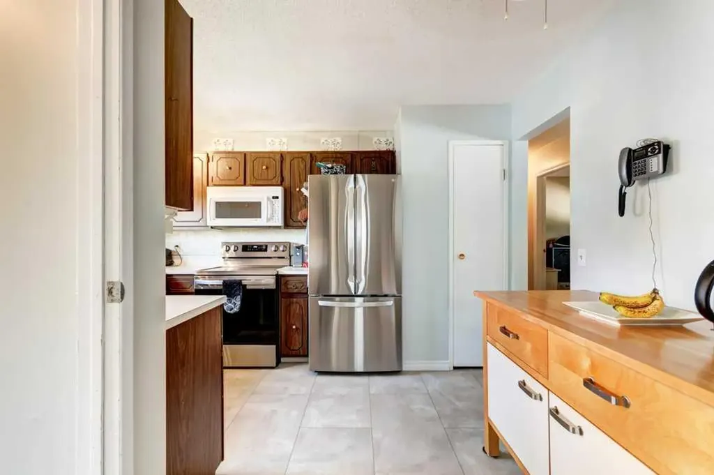 495 Queen Charlotte Road SE Calgary AB T2J5H8