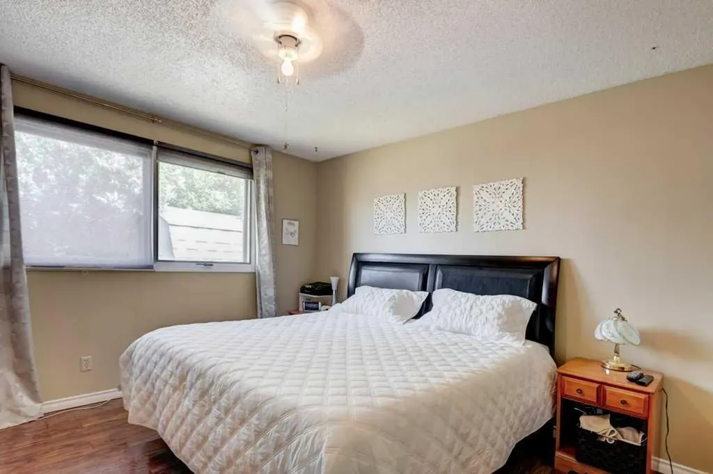 495 Queen Charlotte Road SE Calgary AB T2J5H8