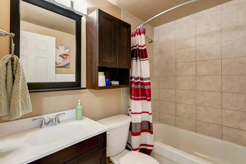 495 Queen Charlotte Road SE Calgary AB T2J5H8