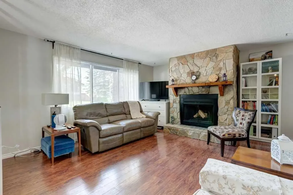 495 Queen Charlotte Road SE Calgary AB T2J5H8