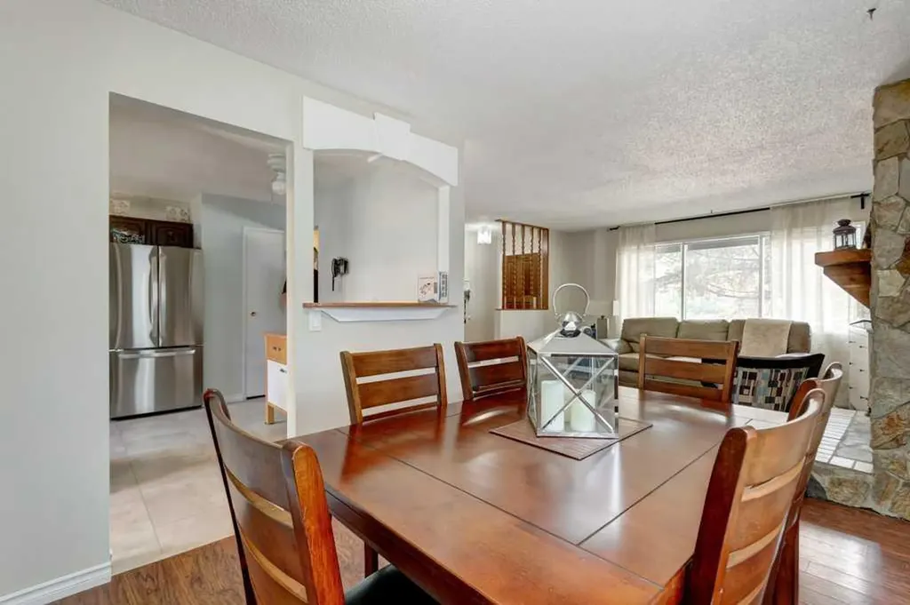 495 Queen Charlotte Road SE Calgary AB T2J5H8